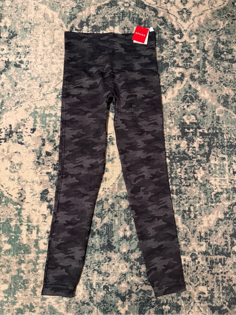 NWT $68 Spanx Women’s Black & Grey Camo Leggings - Size M